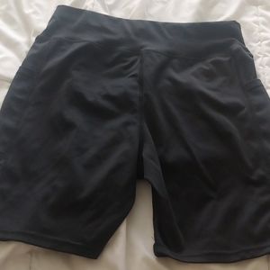Black High waist workout running shorts pockets L